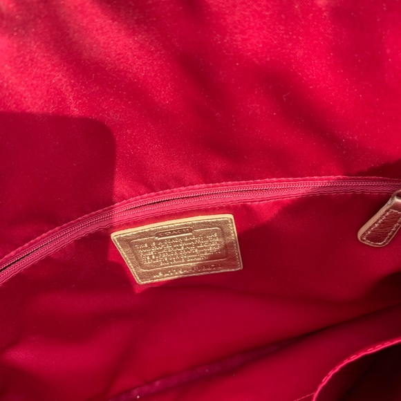 Gold Coach Tote Laura Signature Like New - Picture 6 of 8